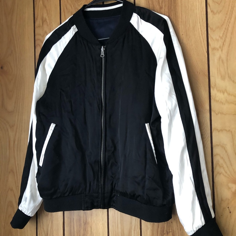 reversible track jacket. Embroidered flowers - Picture 4 of 8